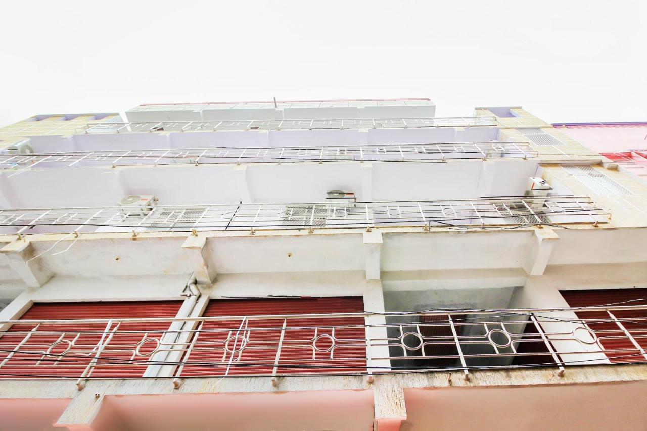 Oyo 17168 Hz Lodge Hyderabad Ngoại thất bức ảnh