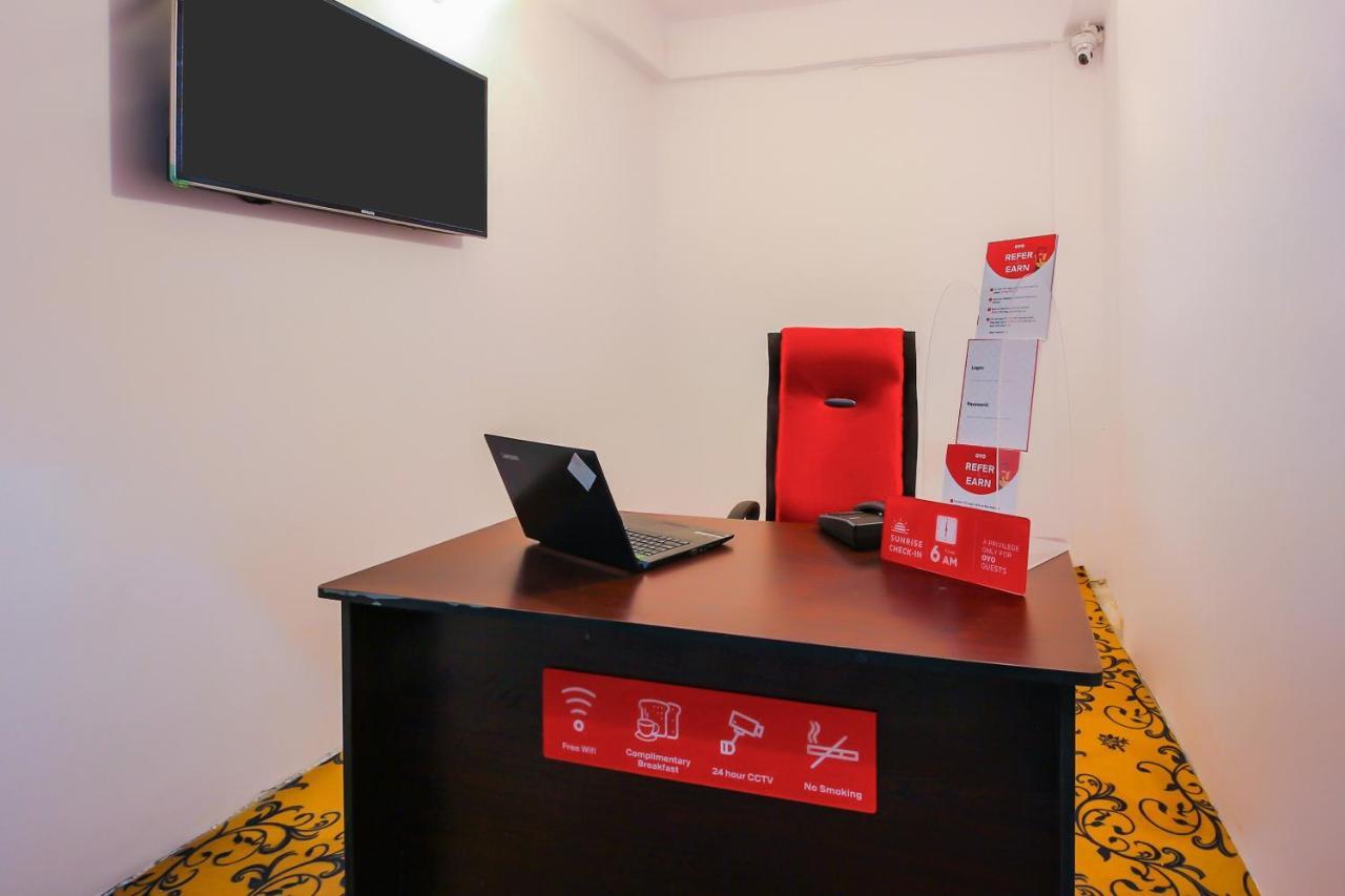 Oyo 17168 Hz Lodge Hyderabad Ngoại thất bức ảnh