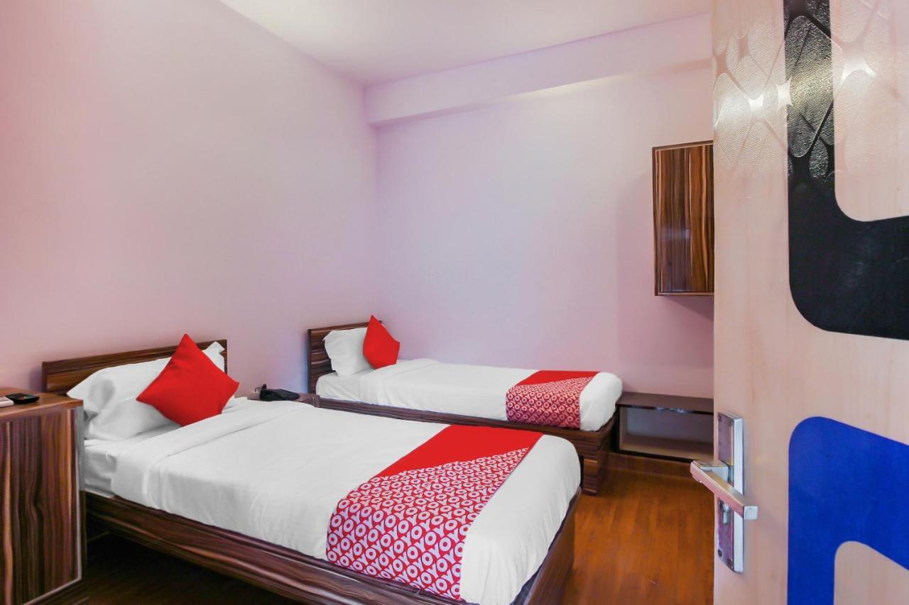 Oyo 17168 Hz Lodge Hyderabad Ngoại thất bức ảnh