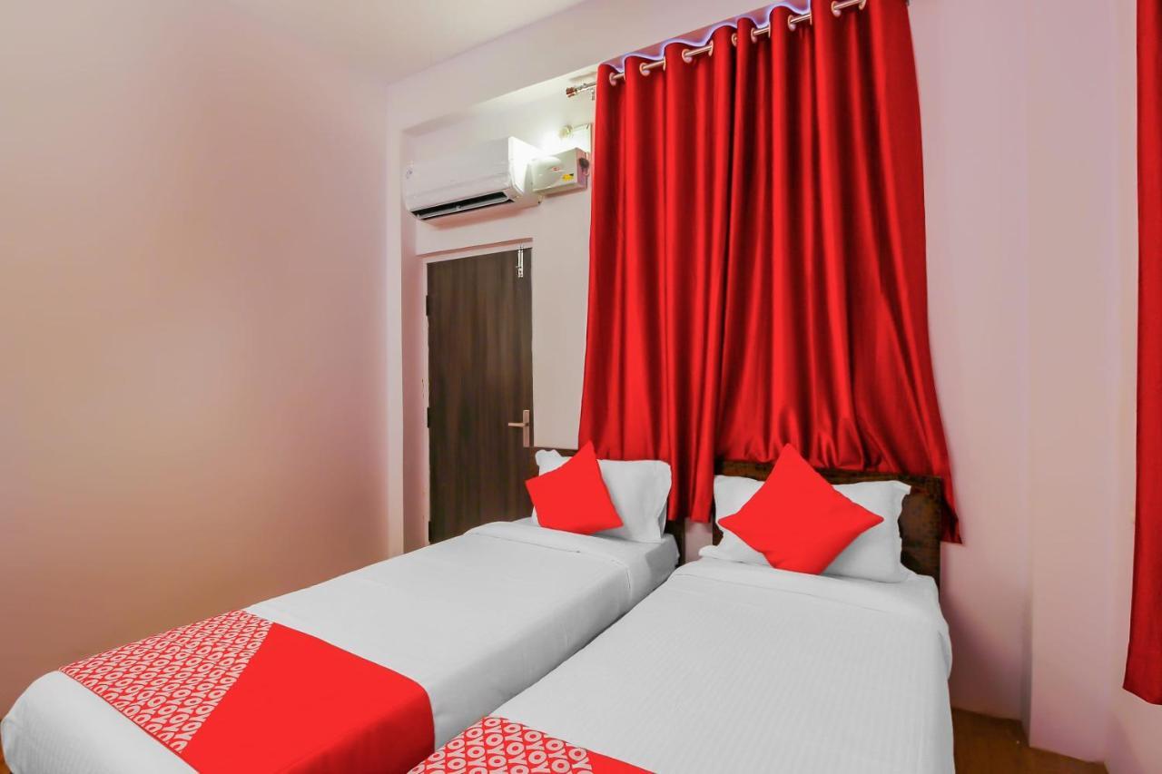 Oyo 17168 Hz Lodge Hyderabad Ngoại thất bức ảnh